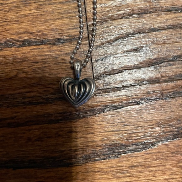 Lagos silver heart shaped necklace - Picture 6 of 6